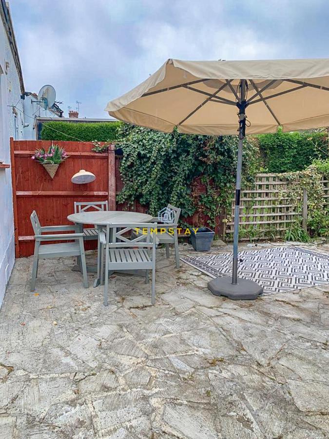 5 Bed/4 Bath At Wembley Stadium & Free Parking Case de vacanță Londra